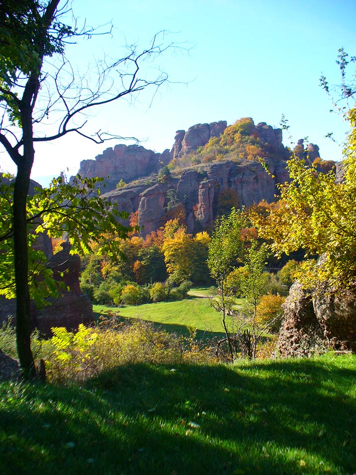 Klettern an Bär und Emporsäule aus dem Kletterführer Paules Kletterbibel Belogradtschik