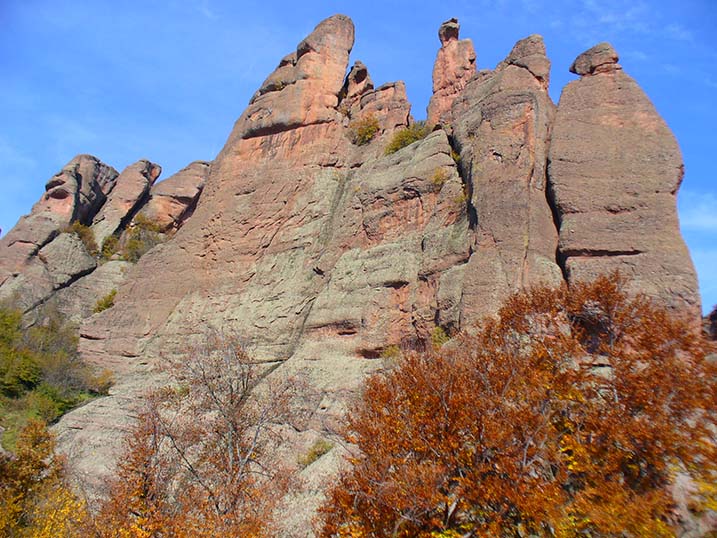 Klettern an Onkel Schülerin und Schäferjunge dem Kletterführer Paules Kletterbibel Belogradtschik