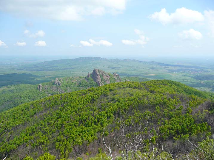 Berg Babu mit Klettergipfel Gjurgitscher Turm aus dem Kletterführer Paules Kletterbibel Belogradtschik